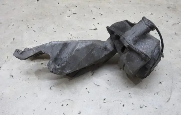 Audi A4 S4 B8 8K Engine mount vacuum valve GMAUTO4574097
