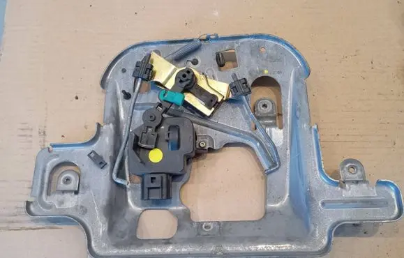 Chrysler PT Cruiser Tailgate boot lock/latch motor 