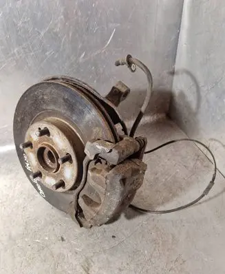 Toyota Corolla Verso AR10 Front wheel hub 43211
