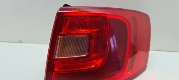 Volkswagen Jetta VI Rear/tail lights 5C6945096