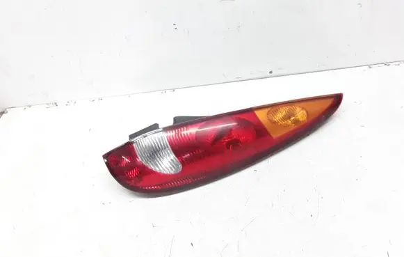 Nissan Almera Tino Rear/tail lights