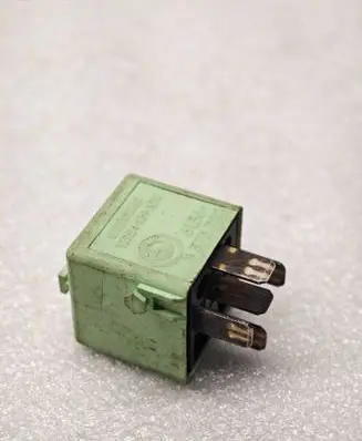 BMW 3 E46 Other relay 8373700