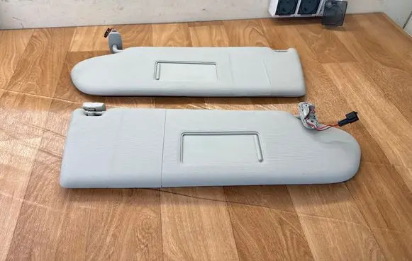Volkswagen Multivan T5 Sun visor 7H5857552B 7H5857551B