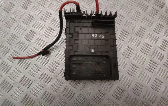 Audi A3 S3 8P Fuse module 1K0937125A