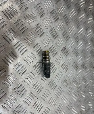 BMW 5 E60 E61 Camshaft vanos timing valve 7555201