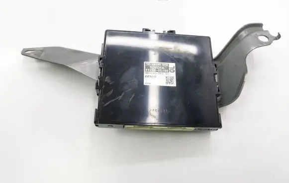 Toyota Avensis T270 Other control units/modules 8969005100 MB1028500970