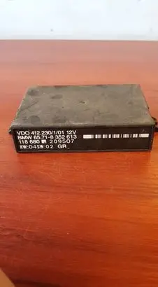BMW 7 E38 Cruise control unit/module 8352613