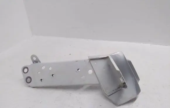 Mazda CX-3 Fender mounting bracket