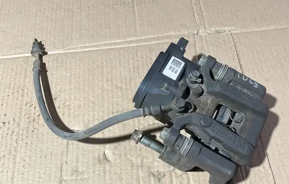 Hyundai Tucson TL Rear brake caliper B0140276 710RPCHE0694