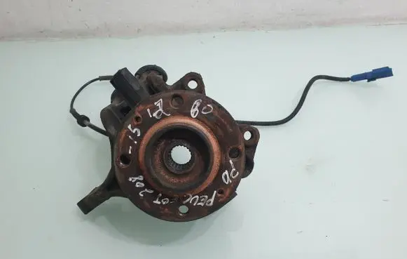 Peugeot 208 Front wheel hub