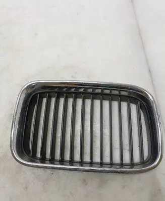 BMW 5 E39 Front grill 51138122238
