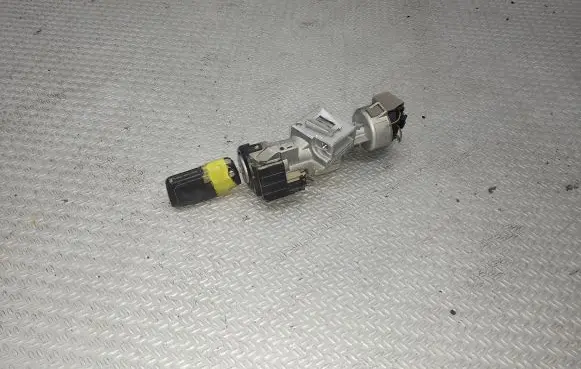 Ford S-MAX Ignition lock 3M513F880