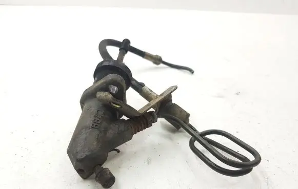 BMW 5 E39 Clutch slave cylinder 
