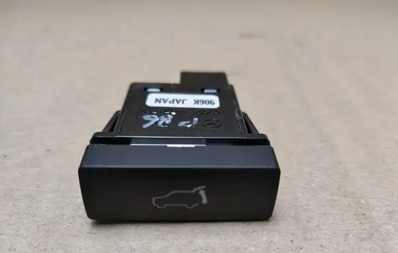 Mazda CX-9 Tailgate/boot open switch button 