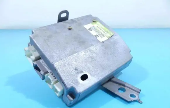 Toyota Corolla E120 E130 Central body control module 89650-12060 IMPRK1273159