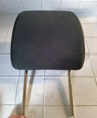 Mazda 5 Front seat headrest 