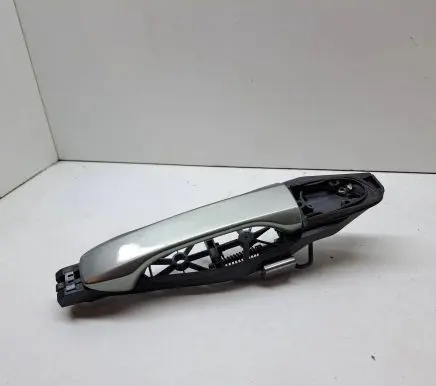 Volvo XC90 Rear door exterior handle/bracket 