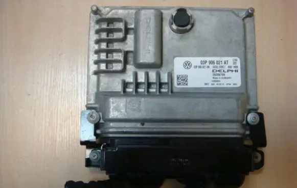 Volkswagen Polo V 6R Engine control unit/module 03P906021A 03P906021AT