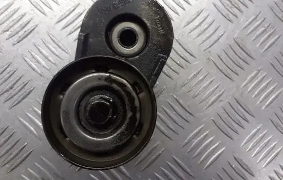 Opel Astra H Alternator belt tensioner pulley 898005564
