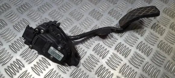 Volkswagen PASSAT B5.5 Accelerator throttle pedal 8e2721523c 6pv00777033