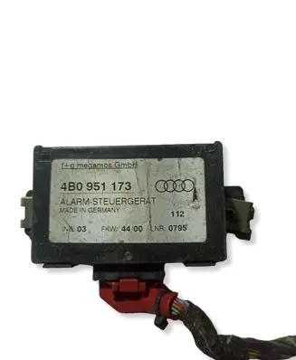 Audi A4 S4 B5 8D Alarm control unit/module 4B0951173