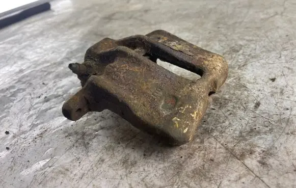 Volkswagen PASSAT B5 Front brake caliper