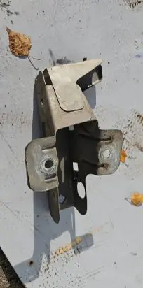 Opel Vivaro Fender mounting bracket