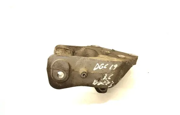 Dodge Grand Caravan Gearbox mounting bracket 04721570AB
