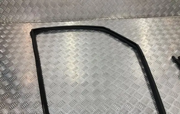Honda Jazz IV GR Crosstar Front door window/glass frame DG11923