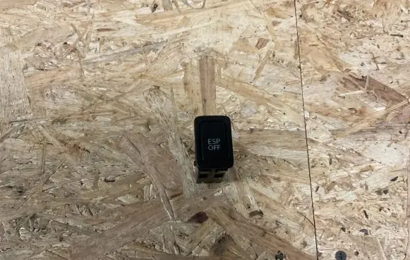 Suzuki SX4 ESP (stability program) switch SP221