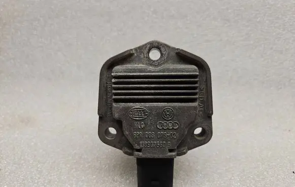 Volkswagen PASSAT B6 Oil level sensor 1J0907660B