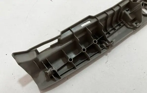 Trunk/boot sill cover protection