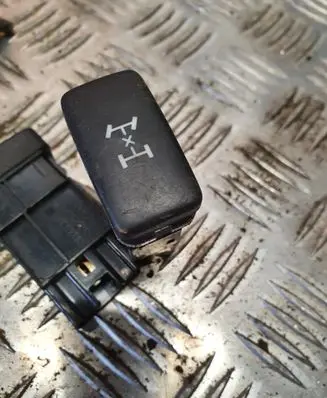 Toyota Land Cruiser (J120) Differential lock switch 156935
