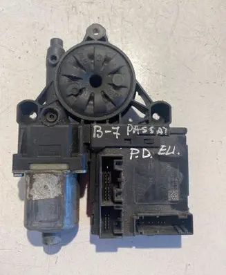Volkswagen PASSAT B7 Front door window regulator motor 0130822451