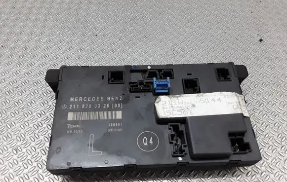 Mercedes-Benz E W211 Door control unit/module 2118200326