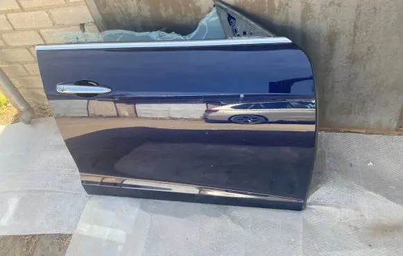Maserati Ghibli Front door