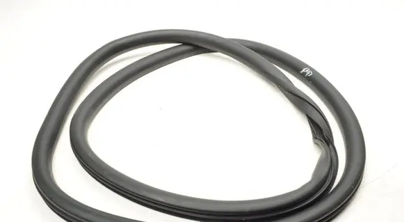 Ford Explorer Front door rubber seal R2KBR253A10A