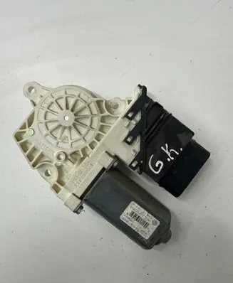 Volkswagen PASSAT B6 Rear door window regulator motor 974225111 3C9959703 9840641CX
