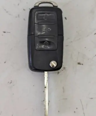 Volkswagen Touran I Ignition key/card 