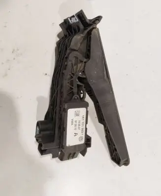 Volkswagen Golf V Accelerator throttle pedal 1K1721503P