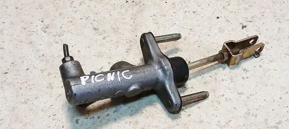Toyota Picnic Clutch master cylinder AISIN58