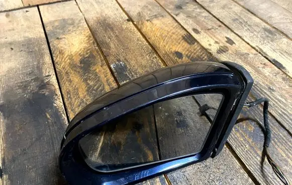 Mercedes-Benz C W203 Front door electric wing mirror 413133417