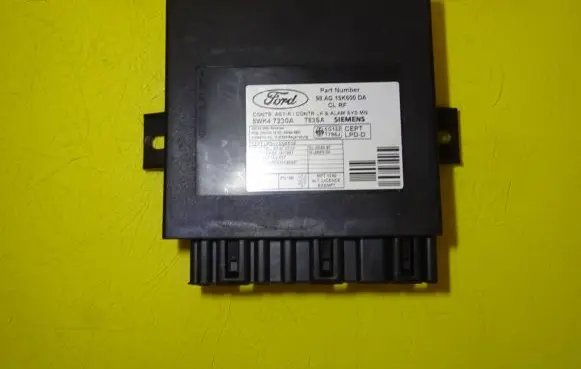Ford Focus Comfort/convenience module 98AG15K600DA 5WK473230A