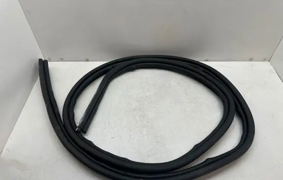 Renault Twingo II Trunk rubber seal (body) 
