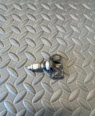 BMW 1 F40 Tire pressure sensor 6877936 239E8201