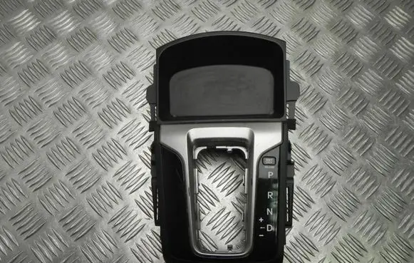 Radio/GPS head unit trim