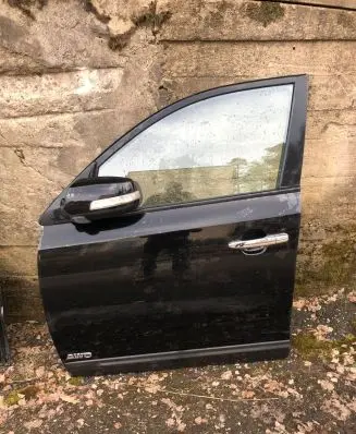 KIA Sorento Front door