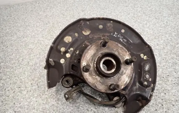 Toyota Yaris Front wheel hub spindle knuckle 