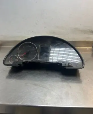 Audi A4 S4 B7 8E 8H Speedometer (instrument cluster) 8E0920900P