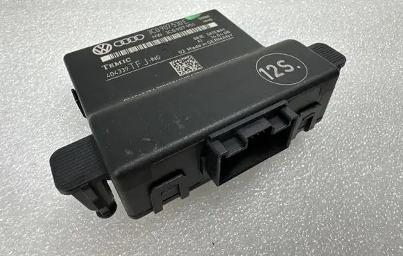Volkswagen PASSAT B6 Gateway control module 3C0907530E 3C0907951